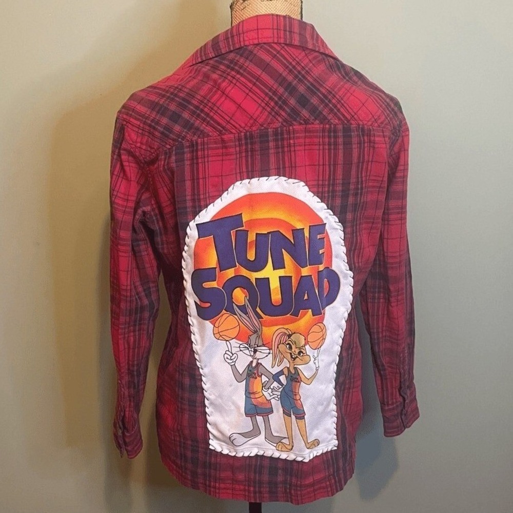 Handmade Upcycled Vintage 90s Streetwear Tune Squad Flannel Button Up Shirt M‎